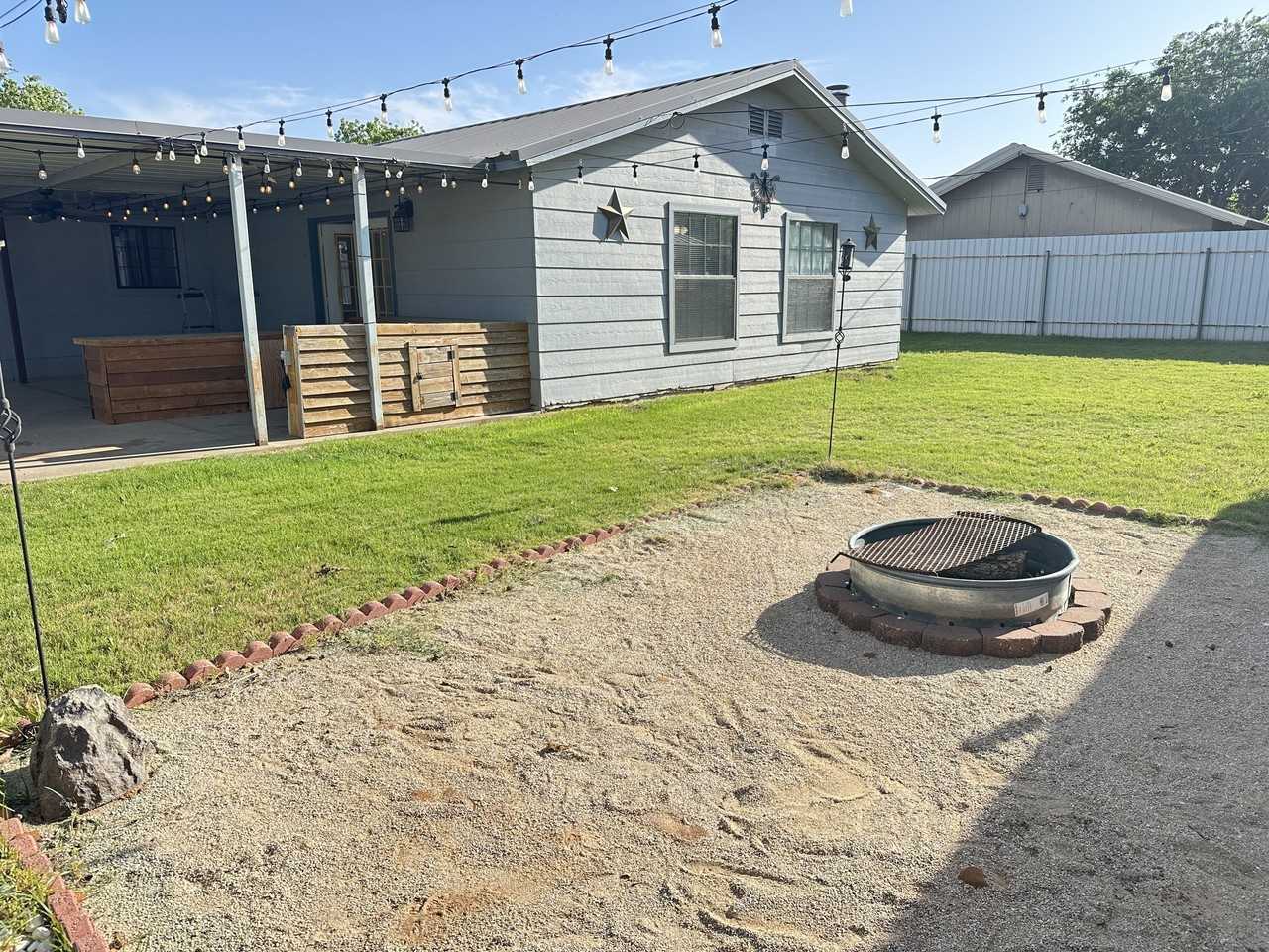 2631 Sunset Dr - Photo 2 of 13