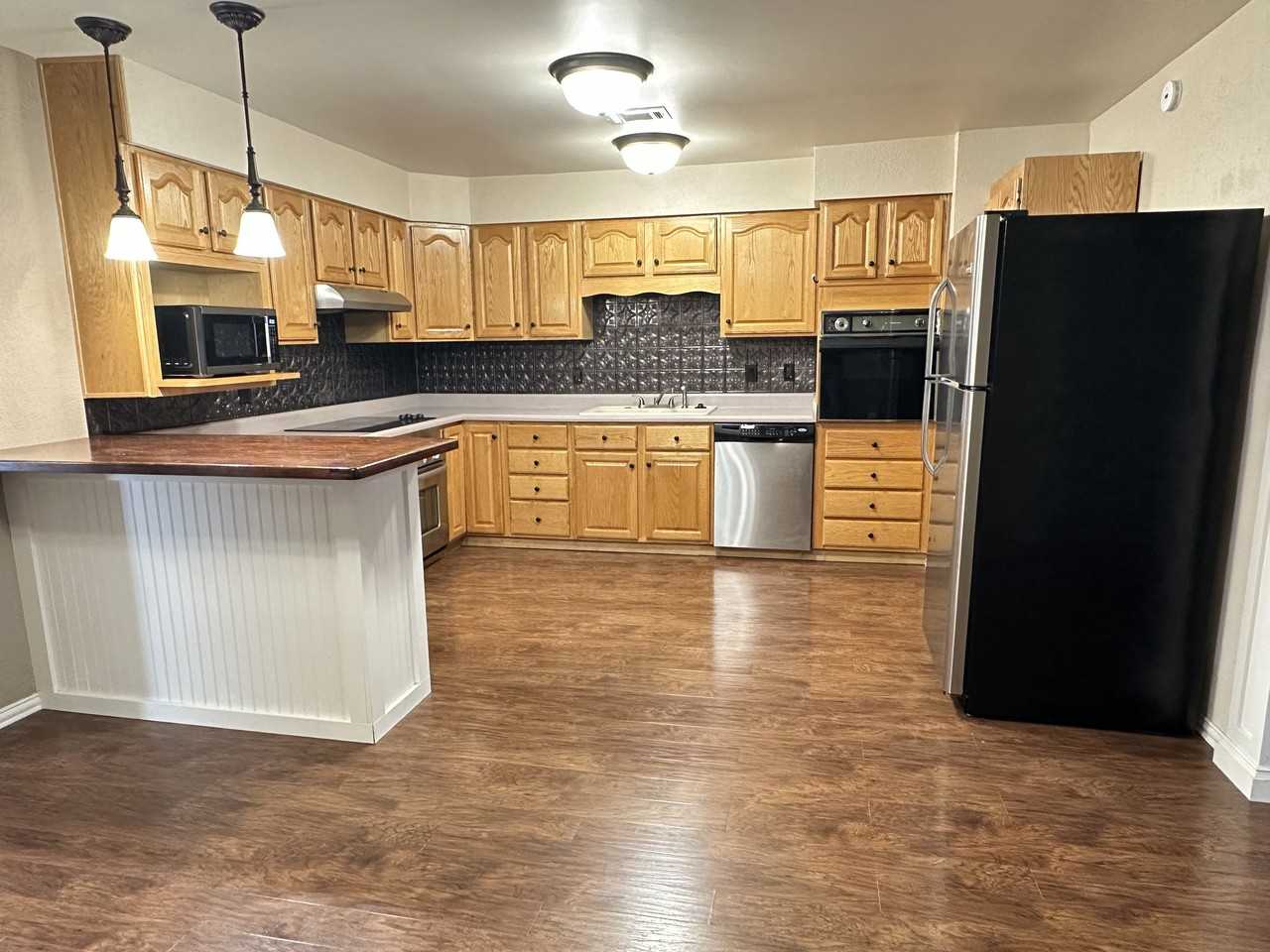 2631 Sunset Dr - Photo 3 of 13