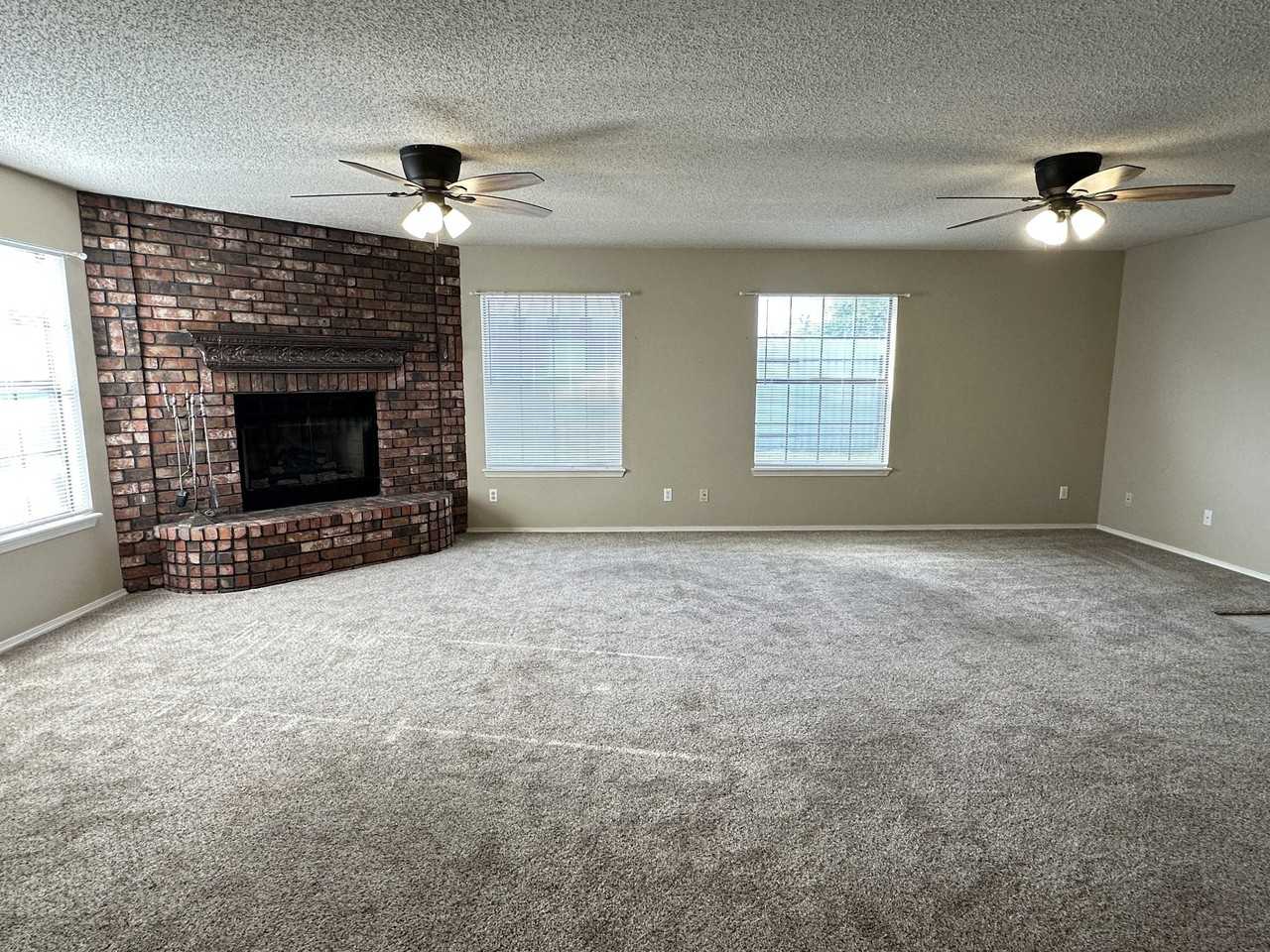 2631 Sunset Dr - Photo 4 of 13