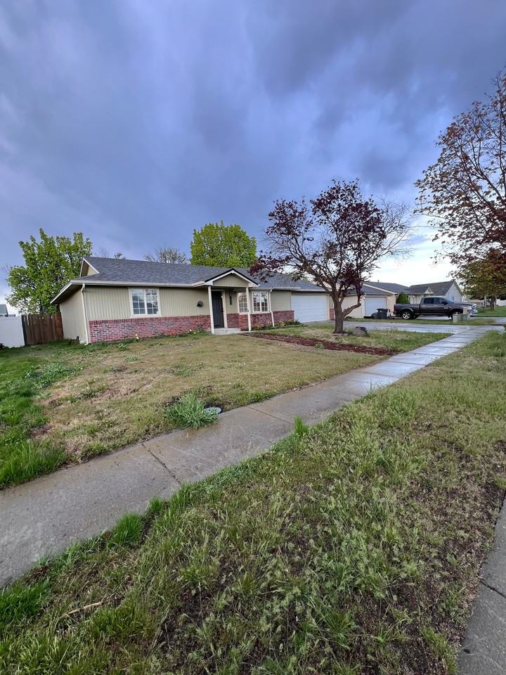 12406 W 11th Ave - Photo 2 of 15