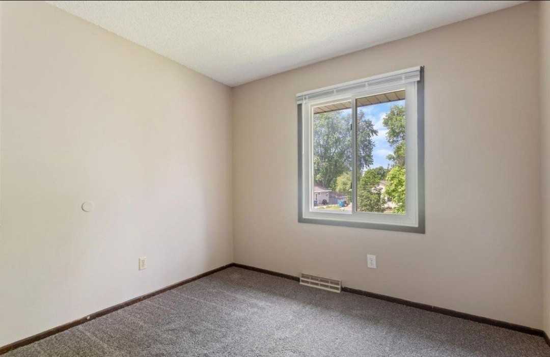 605 10th Ave S #605 - Photo 6 of 12