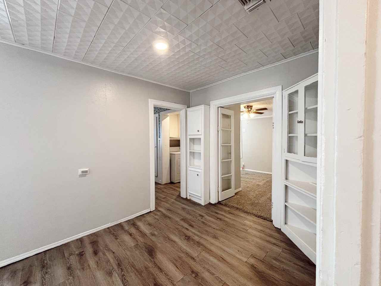 1915 26th St - Photo 6 of 12