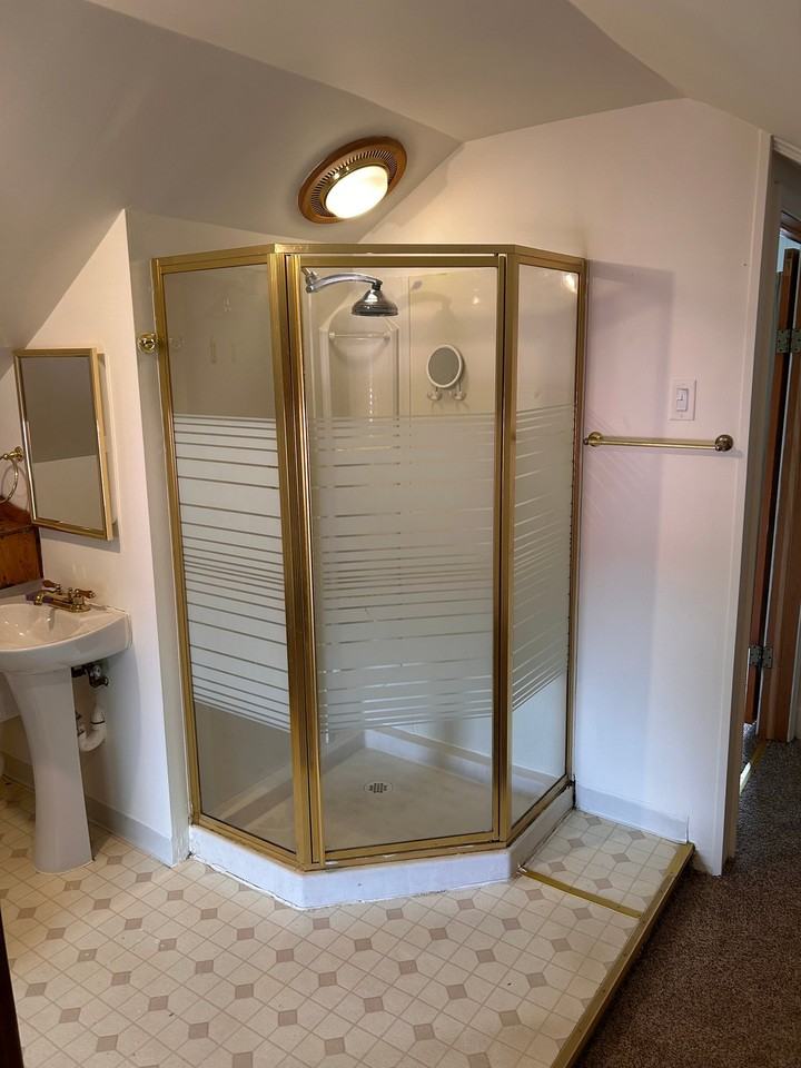 412 Oak St #1 - Photo 3 of 5