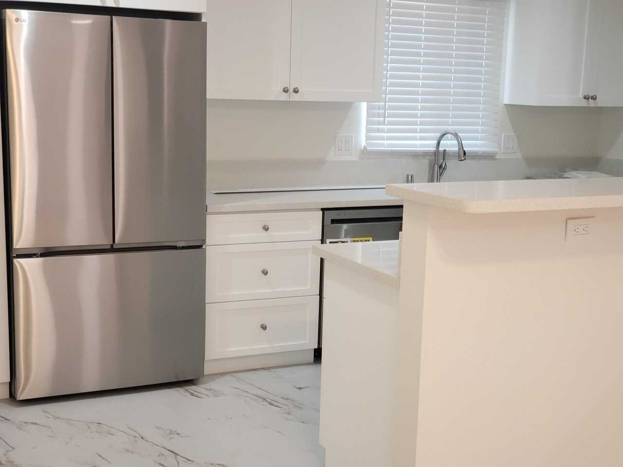 302 N Ventura St - Photo 2 of 14