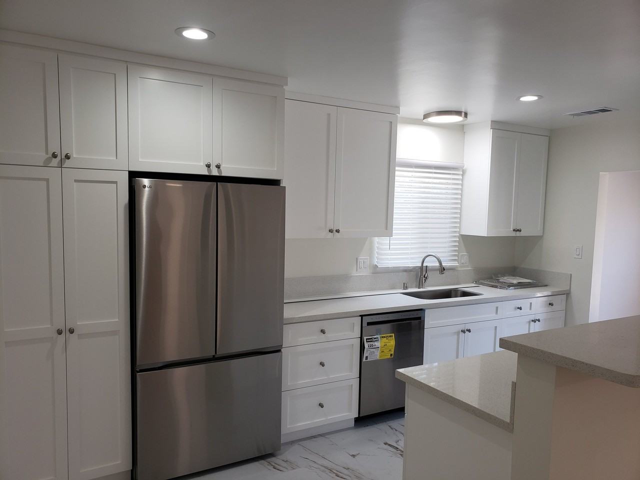 302 N Ventura St - Photo 3 of 14