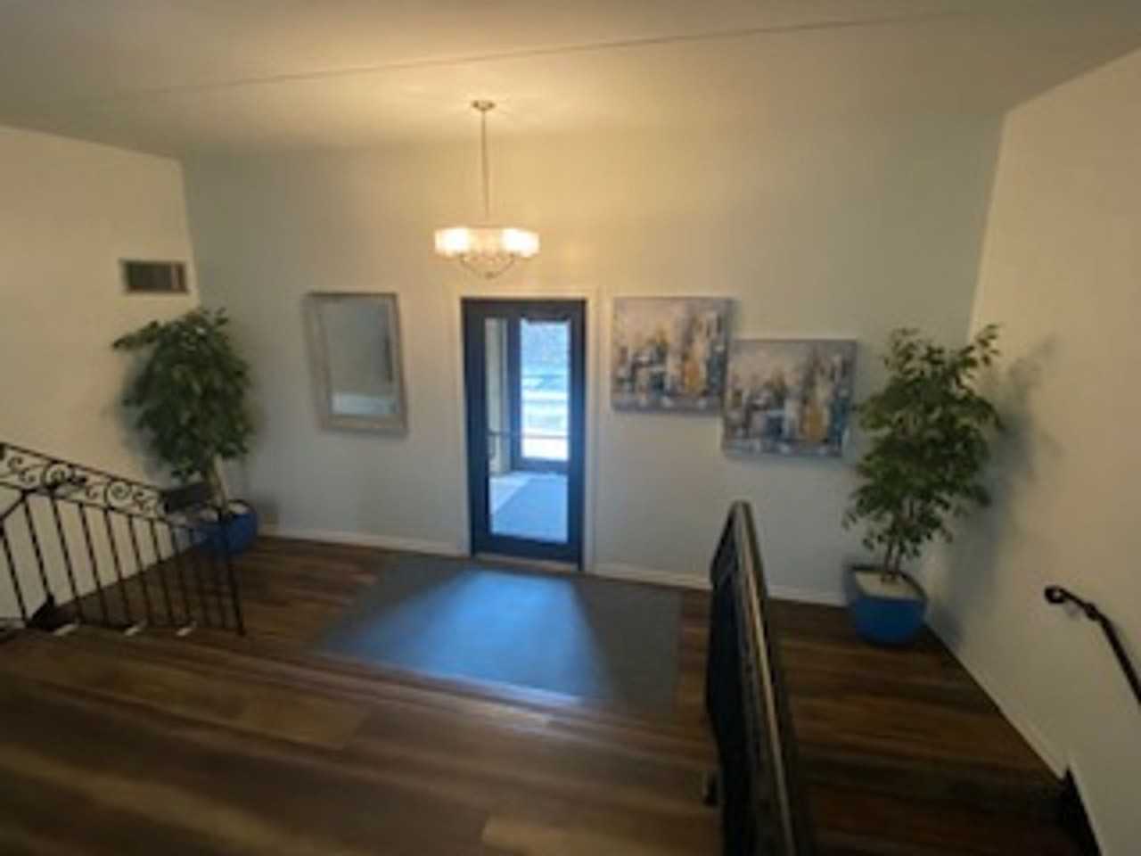 Parkwoode Towers - Photo 3 of 24