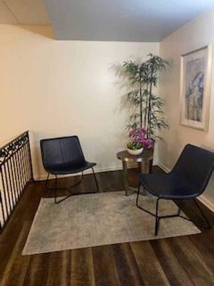 Parkwoode Towers - Photo 4 of 24