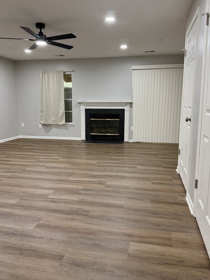 1523 Ashburnham Dr - Photo 3 of 9