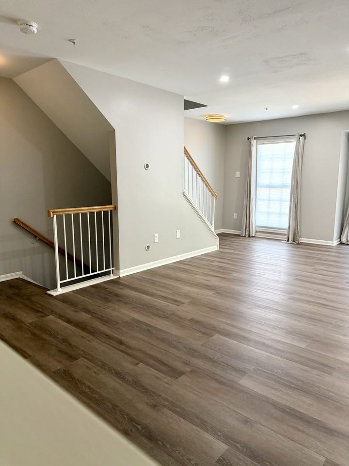 1523 Ashburnham Dr - Photo 4 of 9