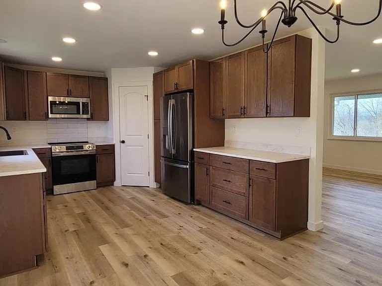 969 Robin Hill Dr - Photo 2 of 20