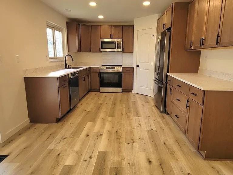 969 Robin Hill Dr - Photo 4 of 20