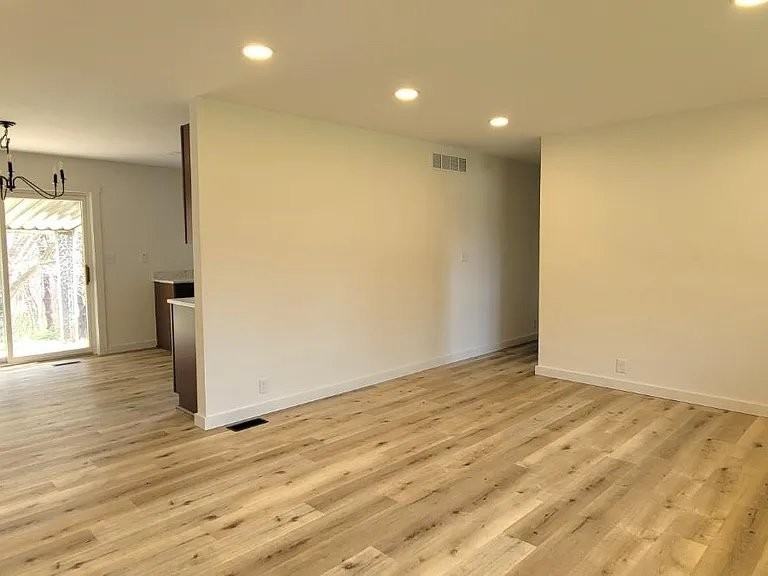 969 Robin Hill Dr - Photo 5 of 20