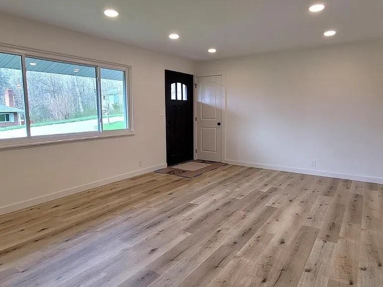 969 Robin Hill Dr - Photo 7 of 20