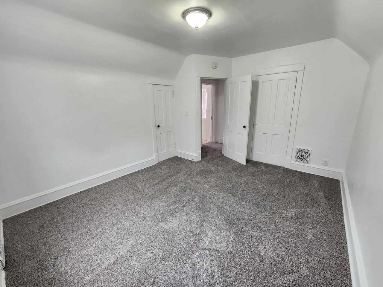 1020 16th Ave - Photo 2 of 9