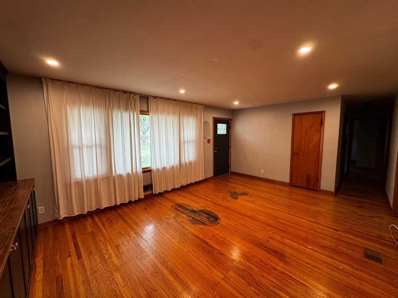 2333 Hanover Dr - Photo 4 of 15