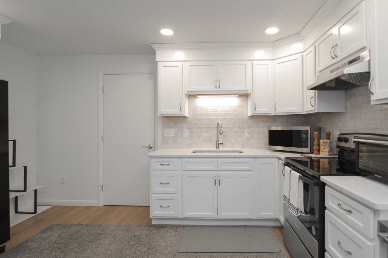 159 Redfern Dr #2 - Photo 4 of 29