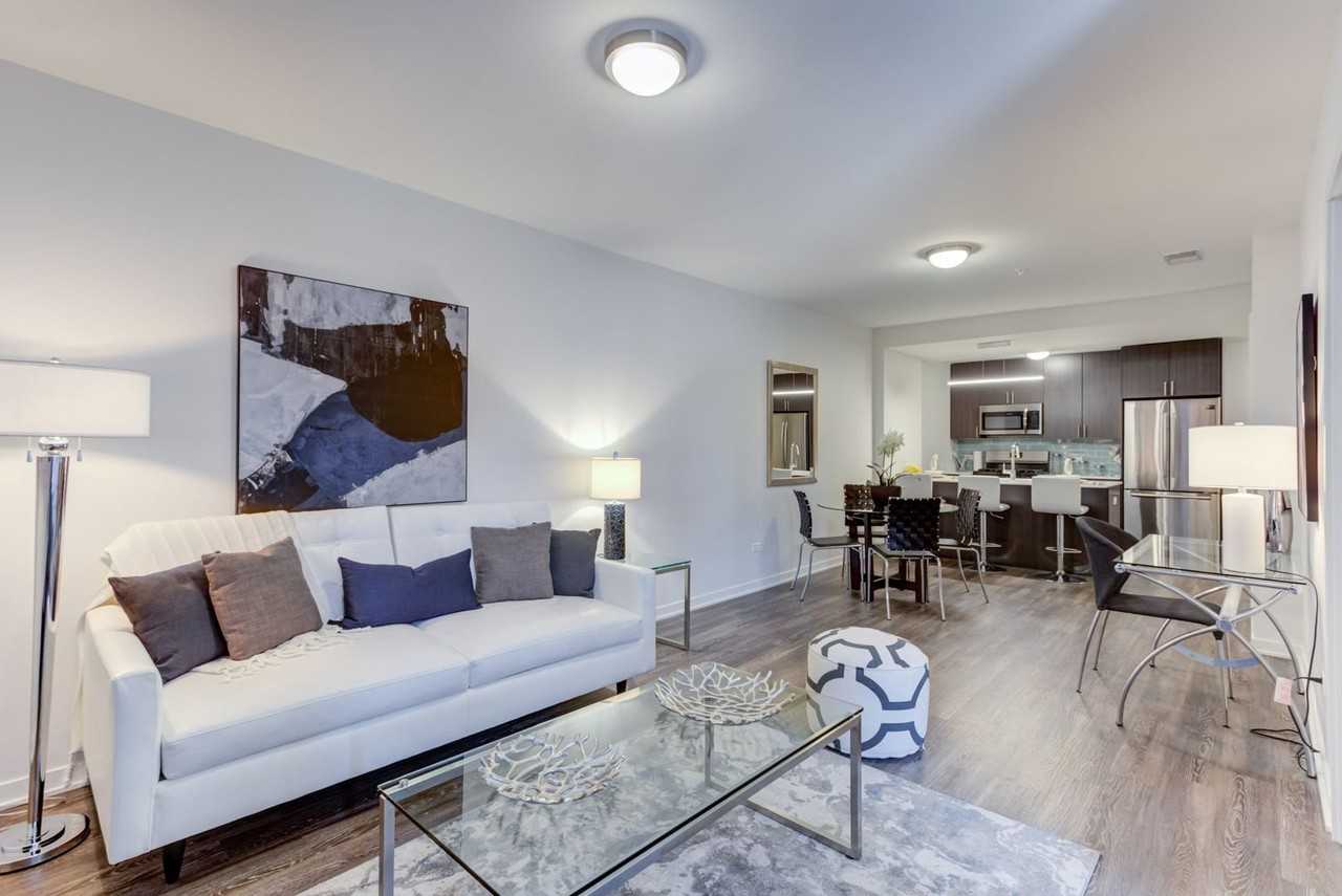 1323 N Wells St - Photo 2 of 15