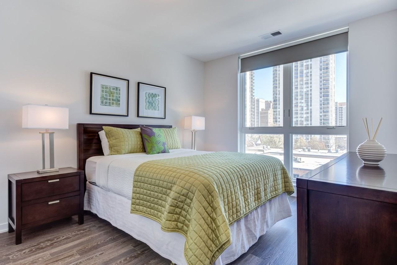 1323 N Wells St - Photo 6 of 15