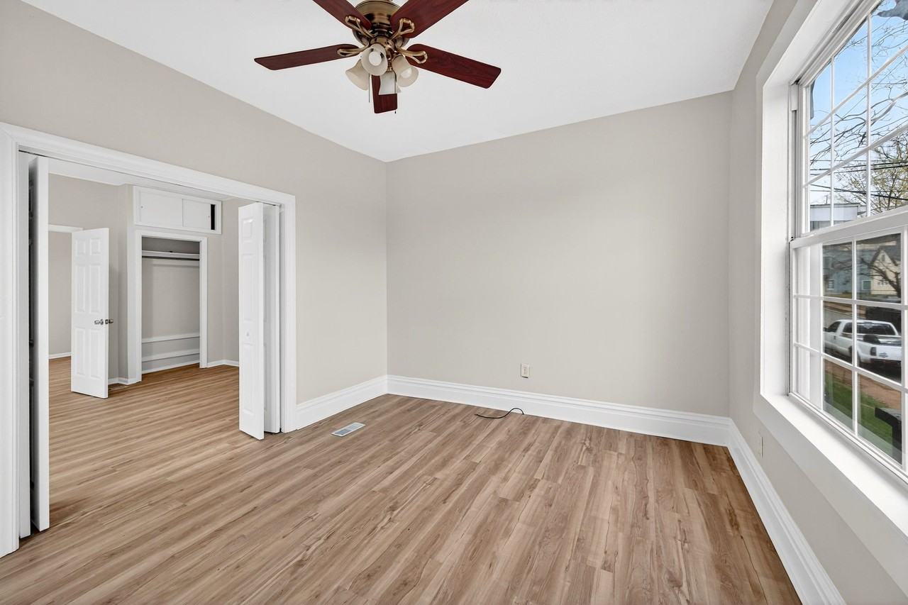 4028 Schiller Pl - Photo 4 of 14