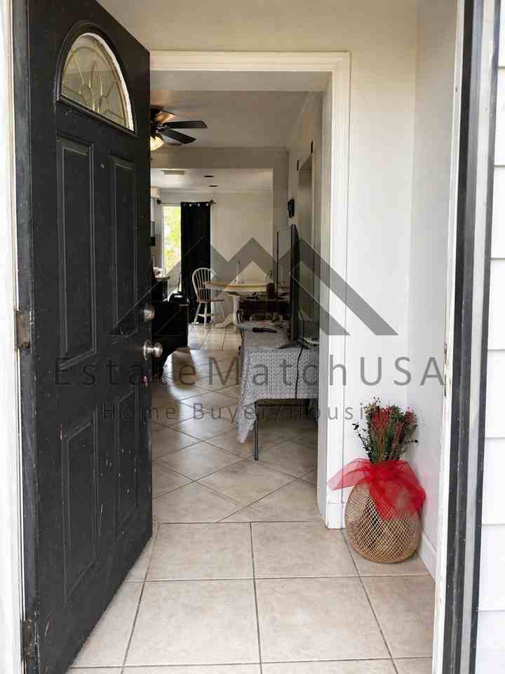 1512 Stevensons Dr - Photo 4 of 20