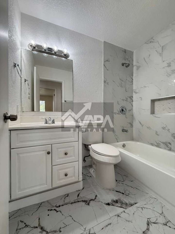 13811 Flairwood St - Photo 2 of 12