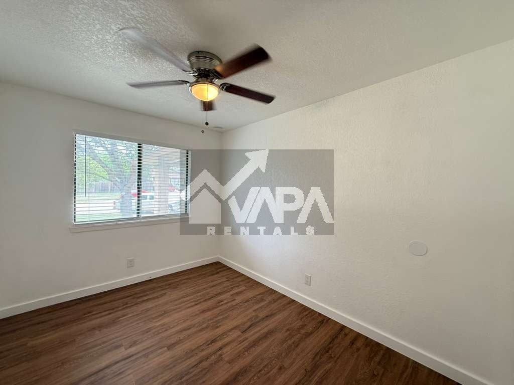 13811 Flairwood St - Photo 5 of 12