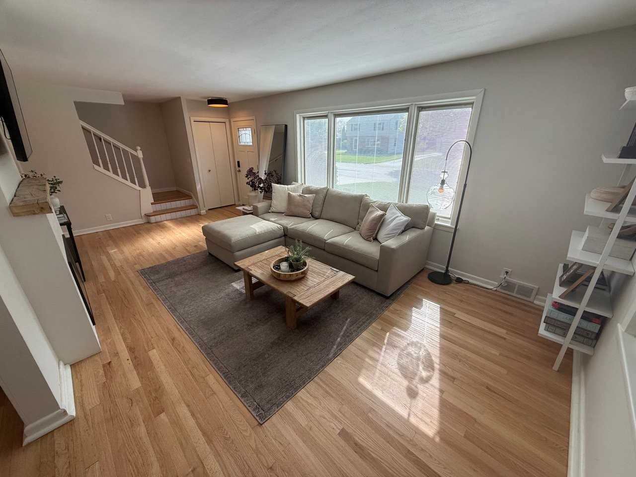 5350 N Navajo Ave - Photo 3 of 20