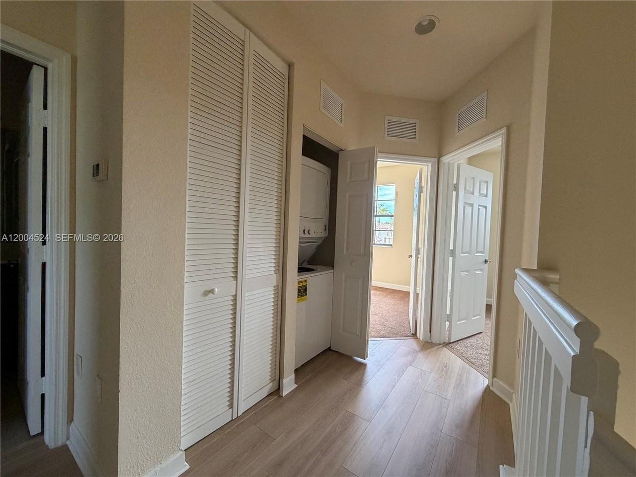 544 Se 32nd Ave - Photo 6 of 11