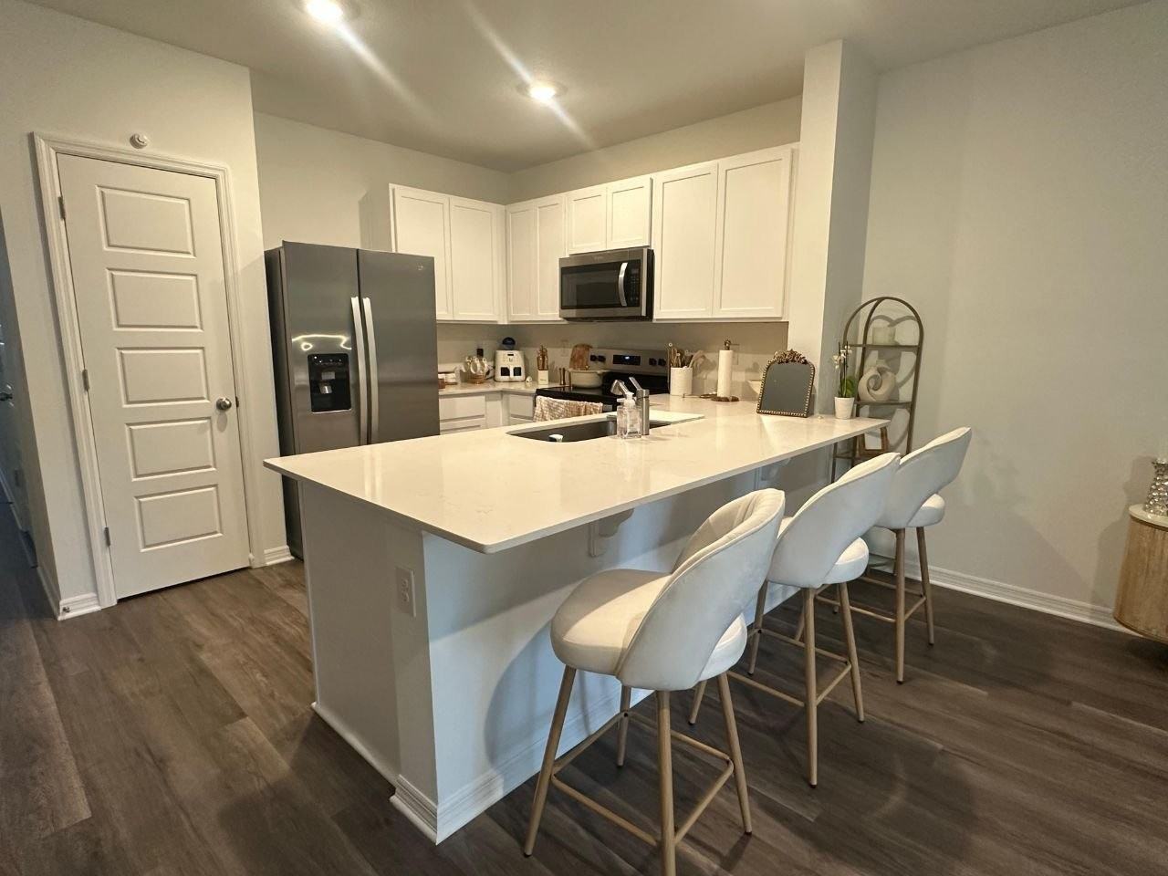 2933 Canary Ave - Photo 3 of 5