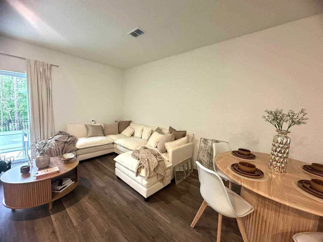 2933 Canary Ave - Photo 4 of 5