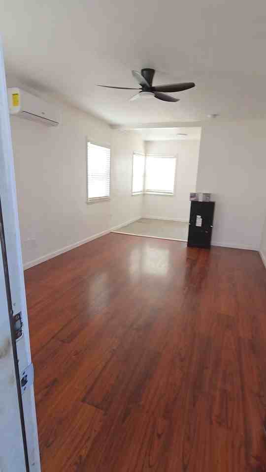 4008 Rockwood St - Photo 4 of 13