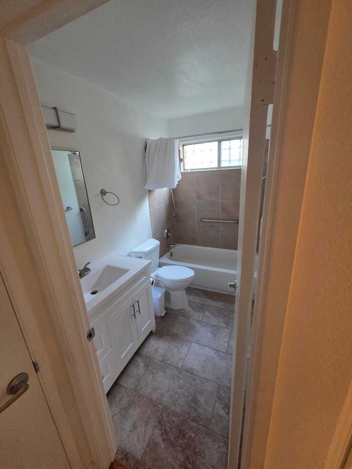 1916 17th St #1918 - Photo 6 of 7