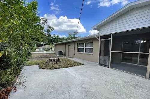 625 Holland Ave - Photo 3 of 18