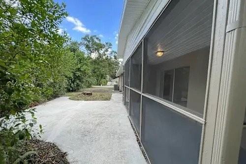 625 Holland Ave - Photo 4 of 18