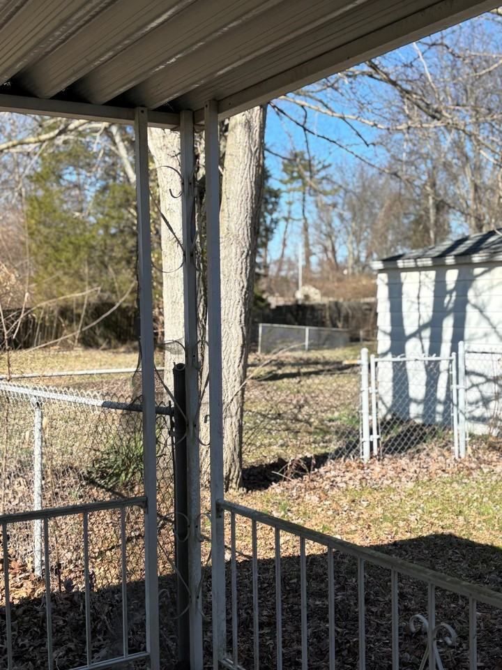 3967 Pharo Dr - Photo 3 of 15