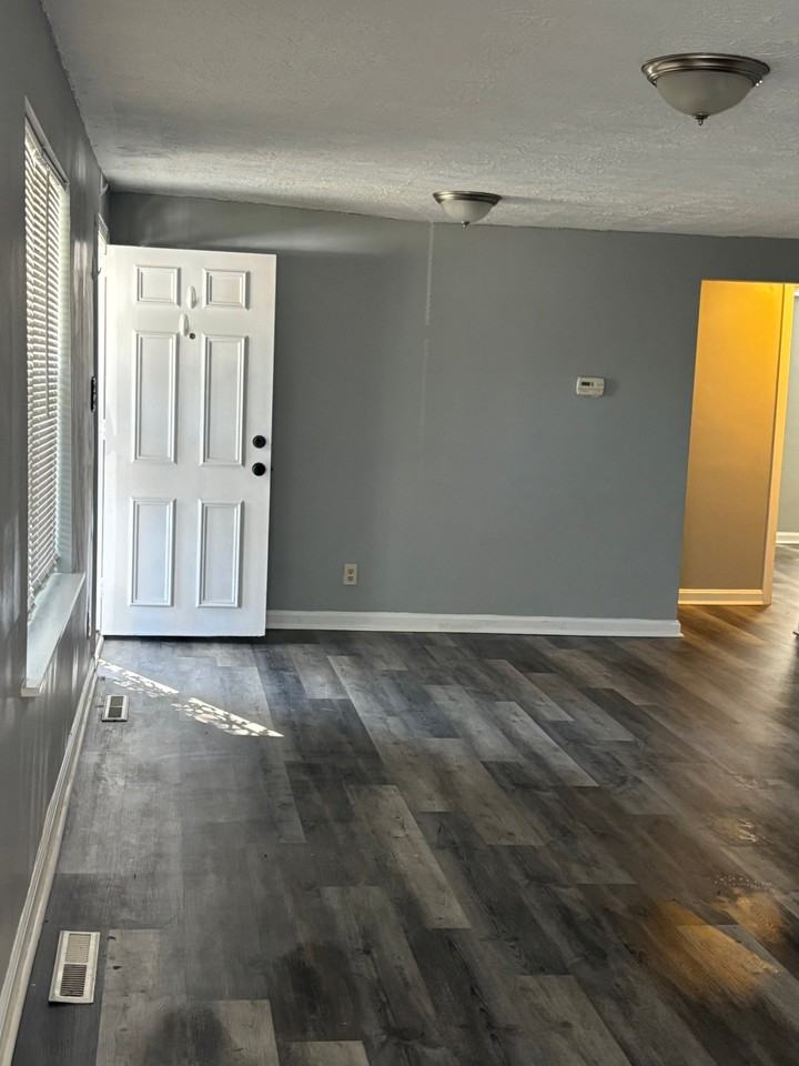 3967 Pharo Dr - Photo 4 of 15