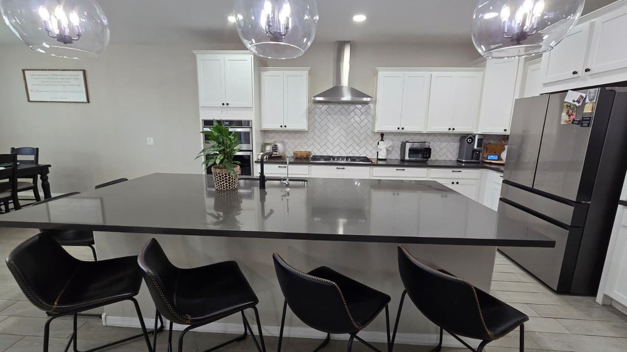 5717 N 108th Ave - Photo 2 of 20