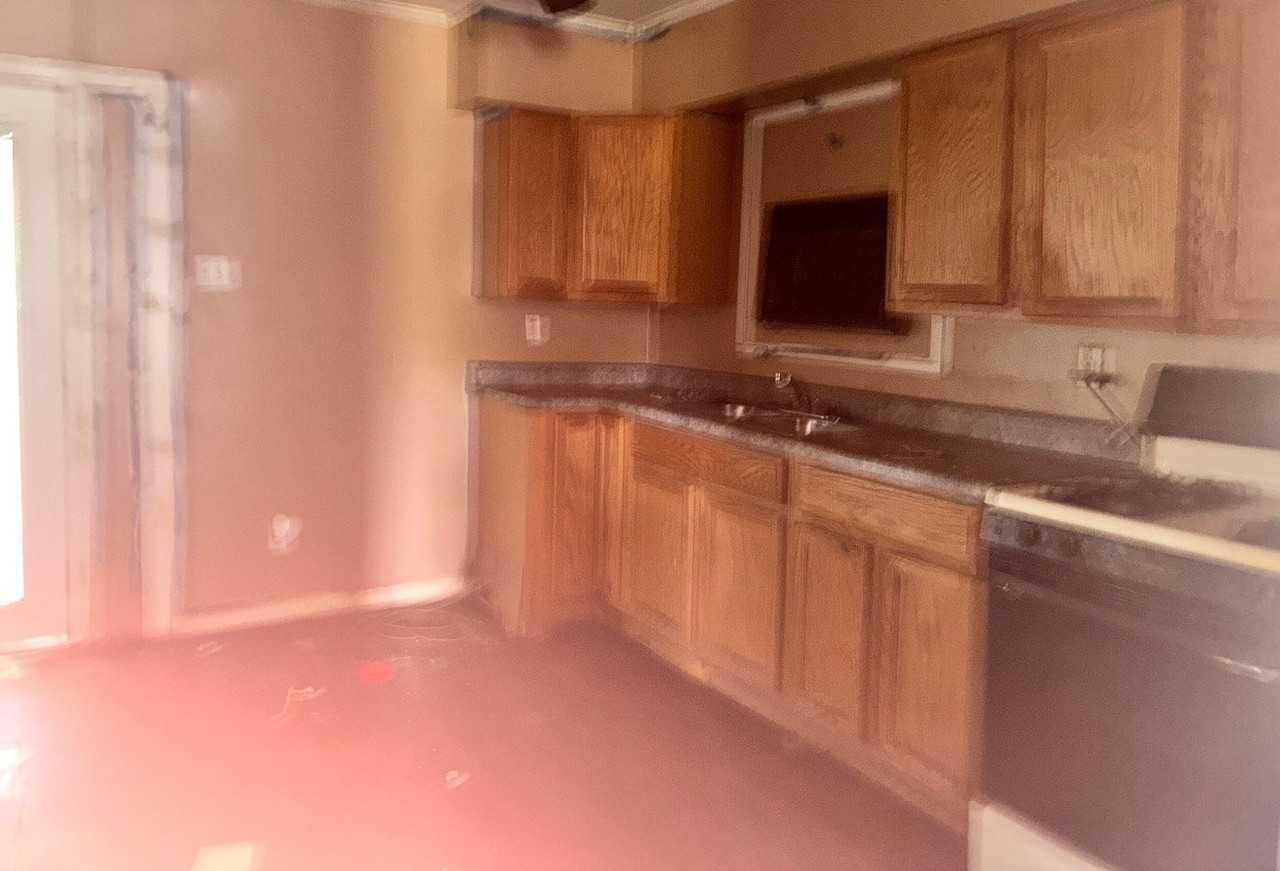 7013 Edna St - Photo 7 of 20