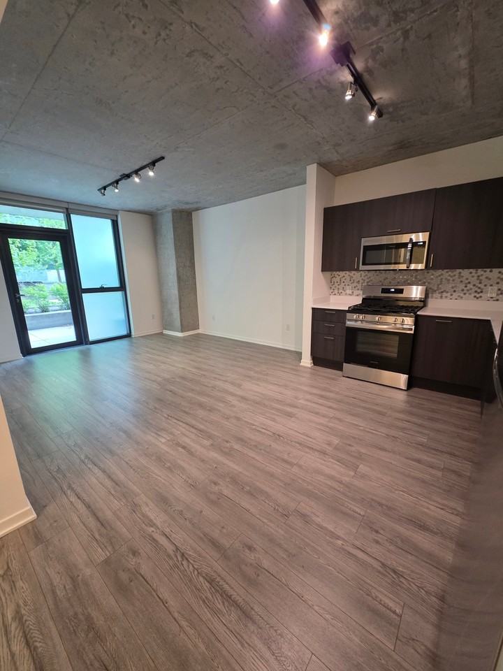 1342 S Wabash Ave - Photo 2 of 8