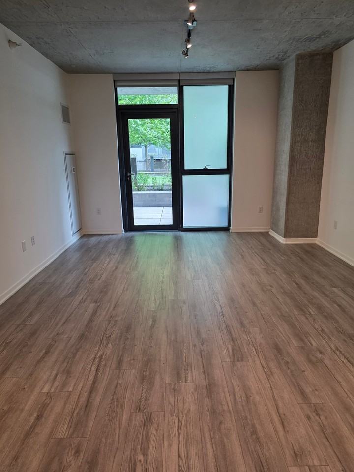 1342 S Wabash Ave - Photo 3 of 8