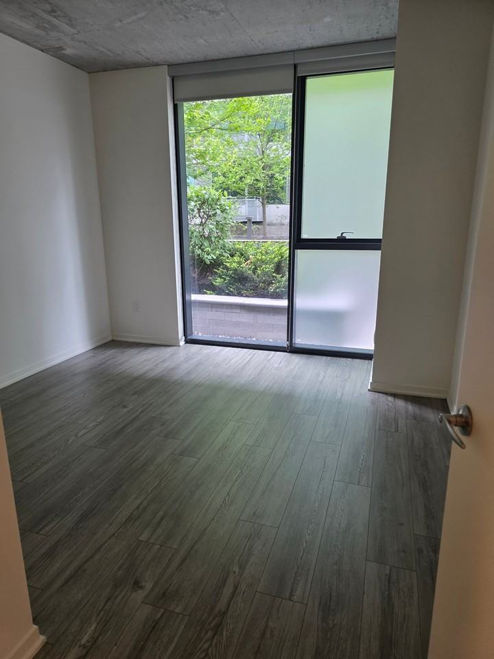 1342 S Wabash Ave - Photo 4 of 8