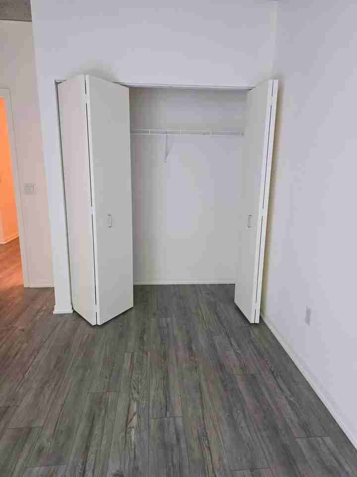 1342 S Wabash Ave - Photo 5 of 8