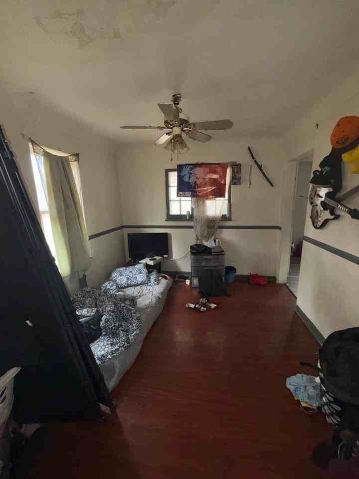 1218 Pinehurst Ave - Photo 6 of 19