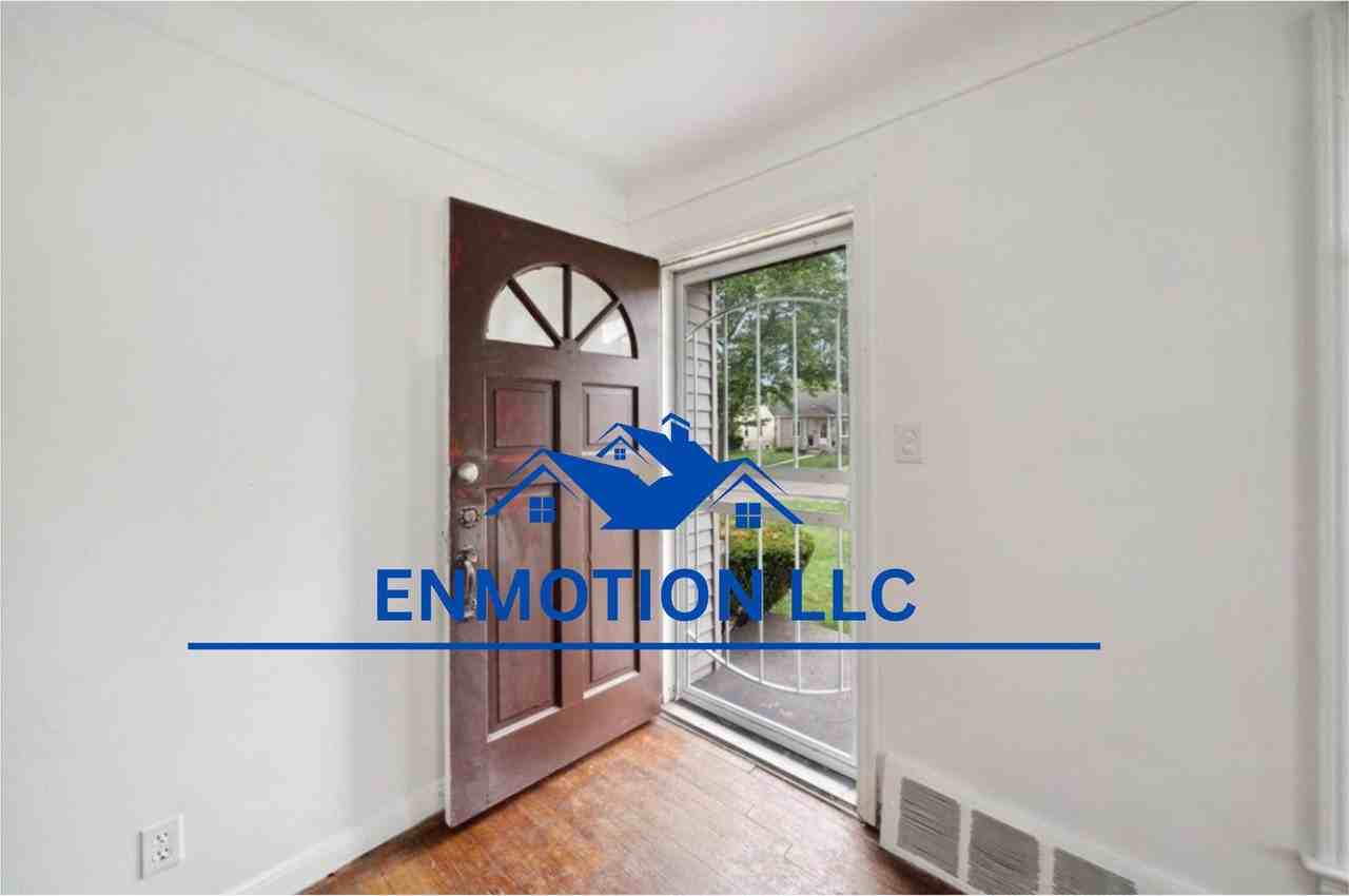 17324 Salem St - Photo 2 of 10