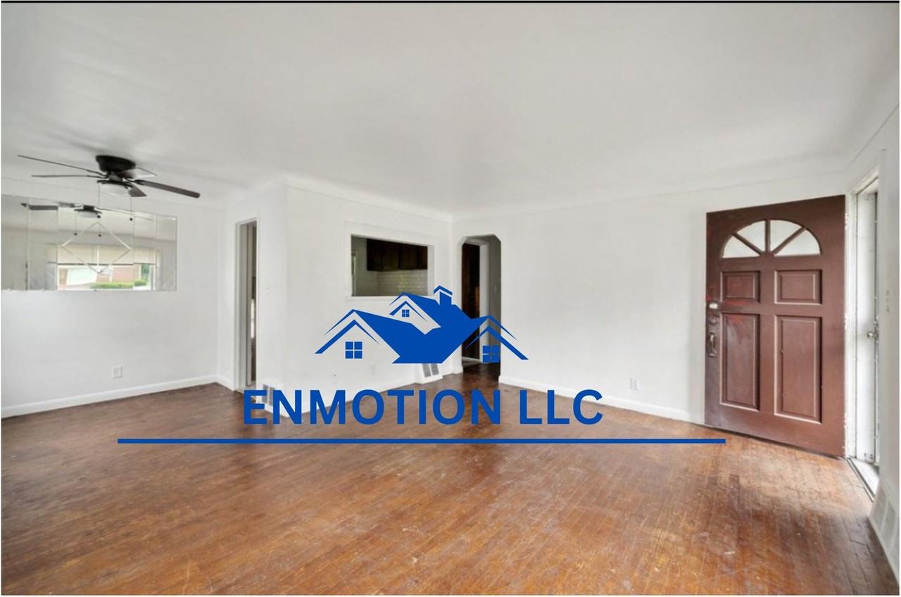 17324 Salem St - Photo 3 of 10