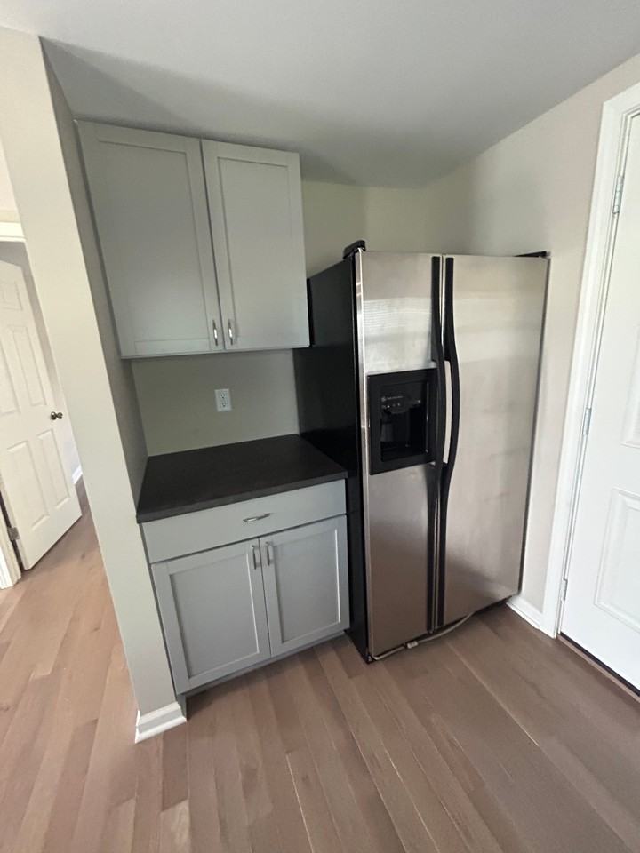 305 N Main St - Photo 5 of 12