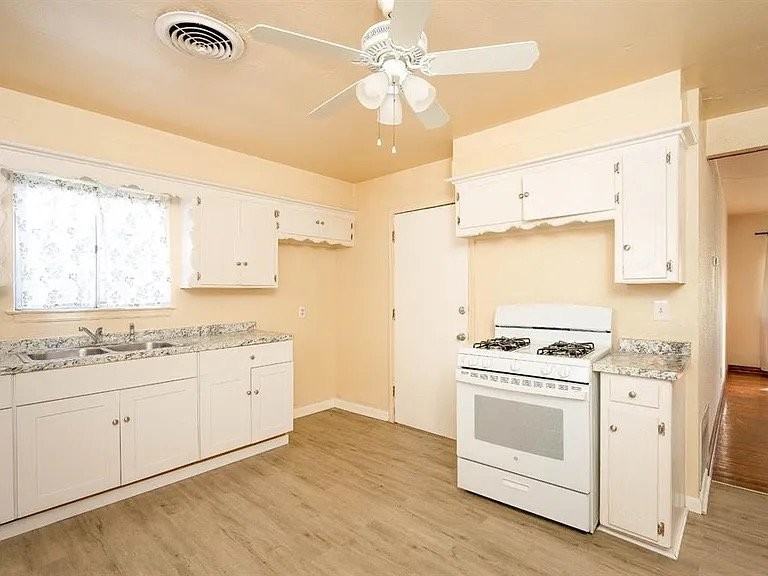 9909 N Mckinley Ave - Photo 5 of 17