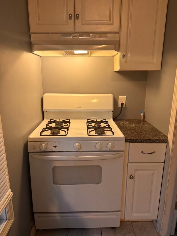 146 Chandler St #7 - Photo 3 of 8
