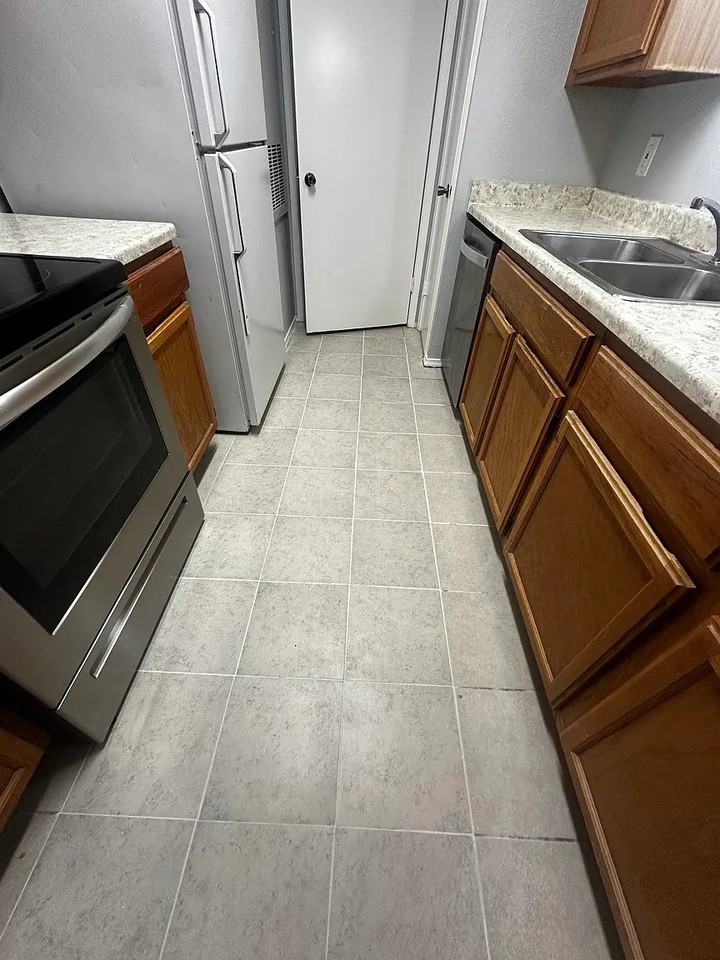 9797 Leawood Blvd #1416 - Photo 3 of 10