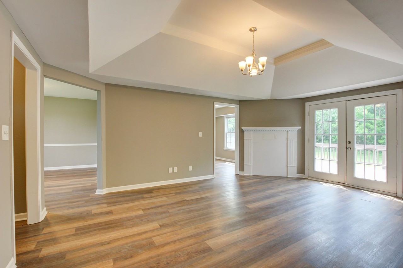244 Marshall Dr - Photo 3 of 30
